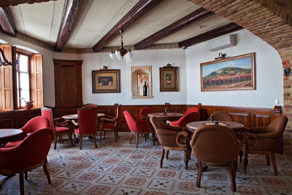 Halasi Pince Panzio Villany Bagian luar foto